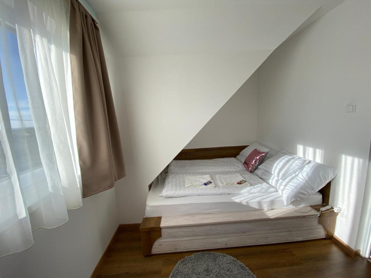 Platan Apartmanhaz Balatongyorok Exterior photo