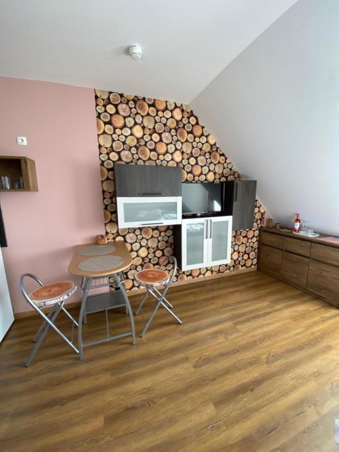 Platan Apartmanhaz Balatongyorok Exterior photo